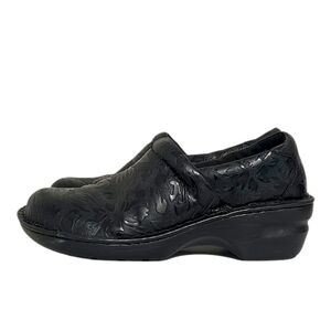 b.o.c. Born Concept Peggy Clog Women's Size 9